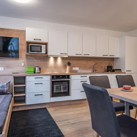 Montec-3 By Interhome * היפאך