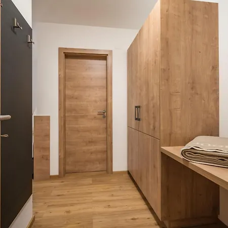 Montec-3 By Interhome هيباخ